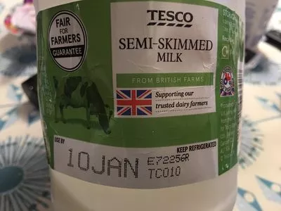 Semi-skimmed milk Tesco 3.408L, code 5018374066428