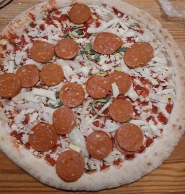 Pizza pepperoni piccante Delhaize , code 5400113644620