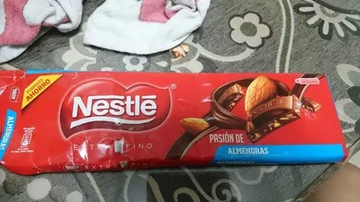 Chocolate con leche extrafino pasión de almendras Nestlé 300, code 8410100034348