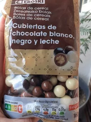 Bolas de cereal cubiertas de chocolate blanco, negro y leche Eroski , code 8480010195613