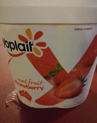 Yoplait real fruit strawberry Yoplait , code 9300658405761